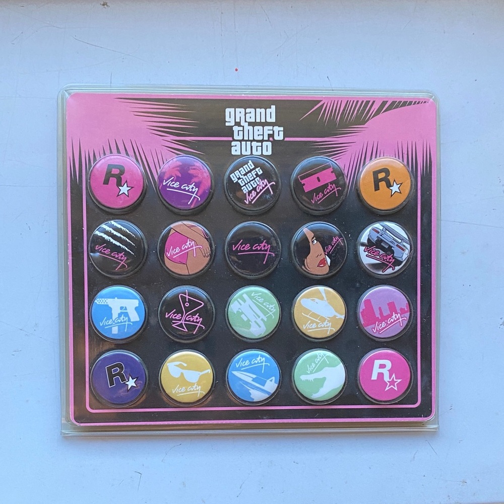 Rockstar Games Grand Theft Auto (GTA) Vice City promotional button set. Unopened